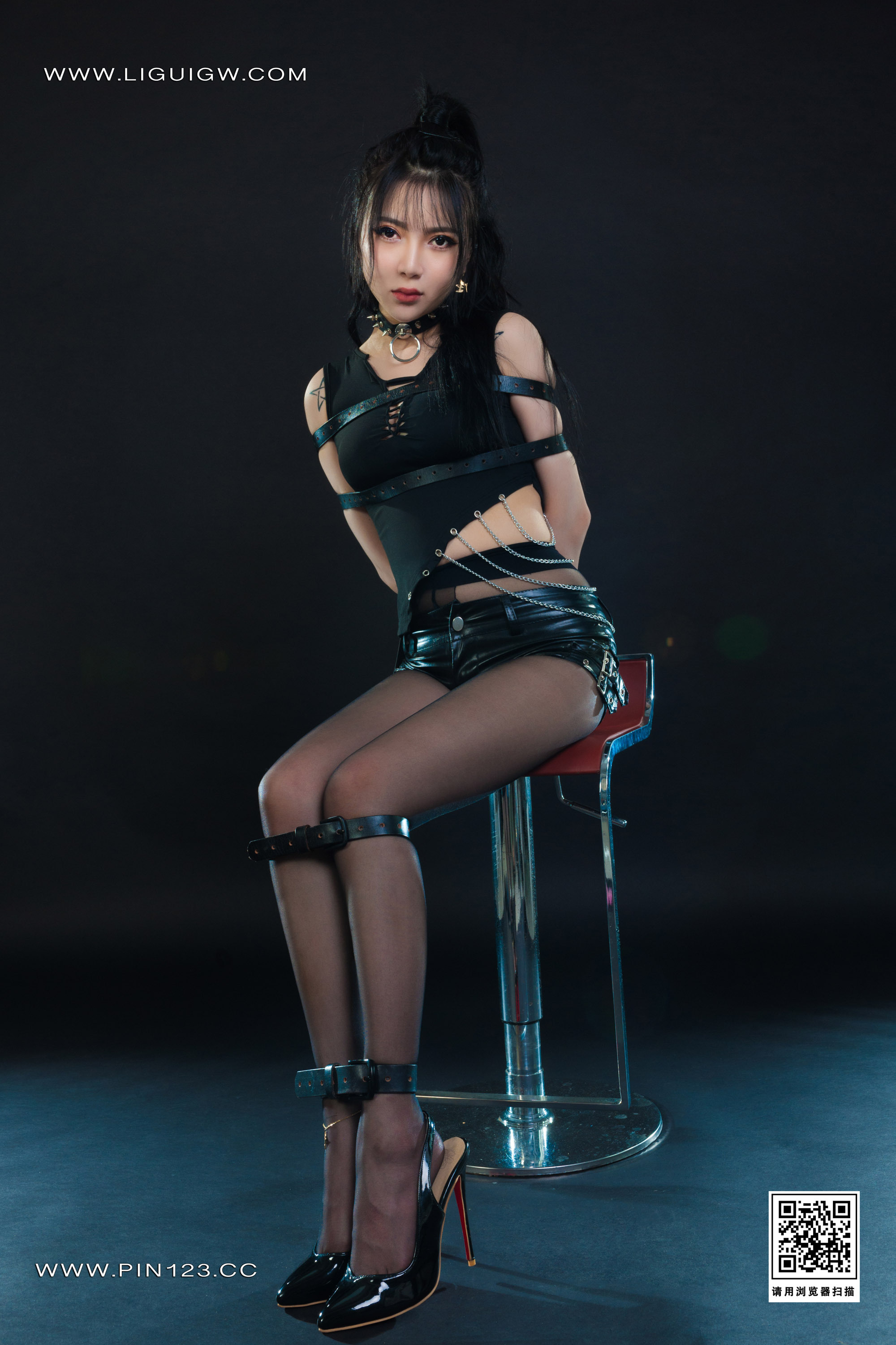 Ligui丽柜 2023.08.18 撕袜四马 小七